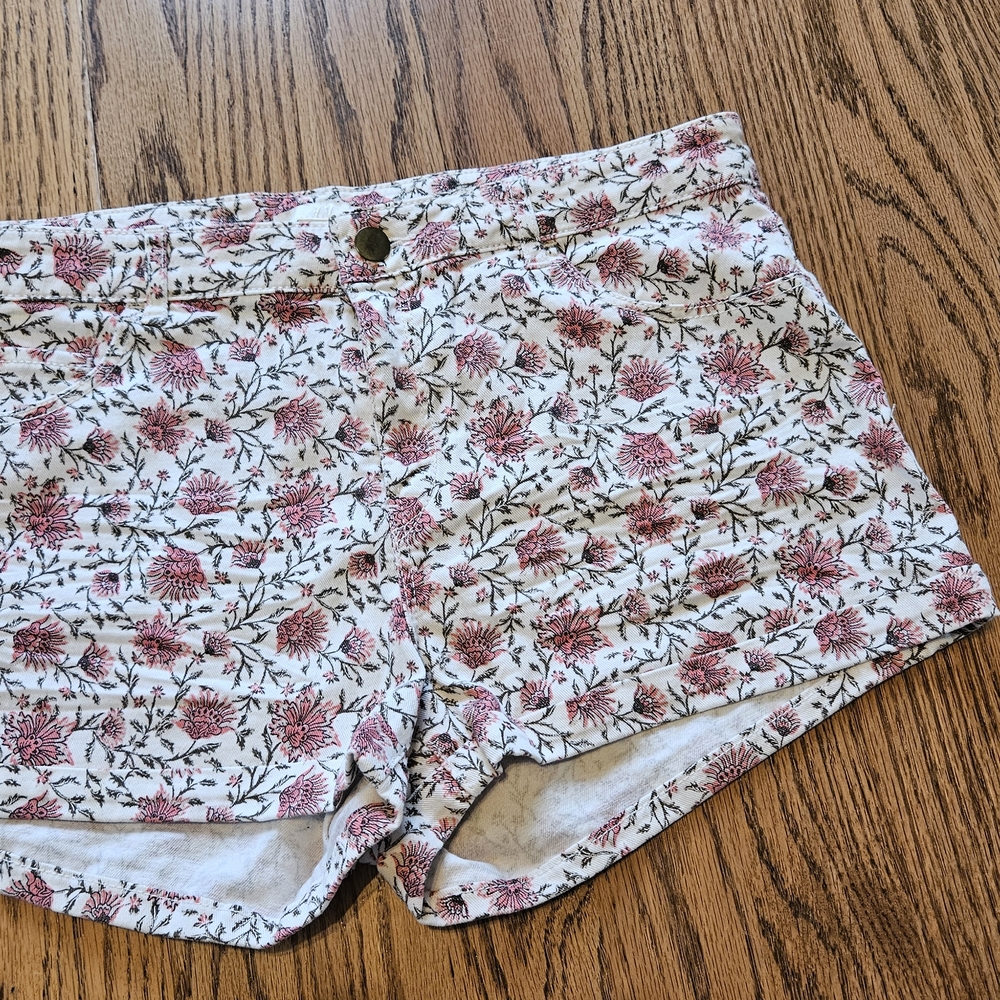 H & M Floral Women's Shorts size 10.